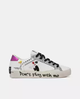 Потертые женские низкие кожаные кроссовки в форме шлема Crime London, белый