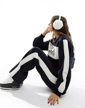 Потертый лыжный спортивный костюм, укороченный свитшот и темно-синие джоггеры Threadbare