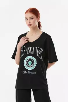 Повседневная футболка с V-образным вырезом и принтом Fullamoda, черный