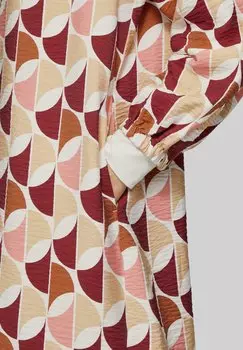 Повседневное платье MIT ALL-OVER-PRINT UND SEITLICHEN EINGRIFFTASCHEN s.Oliver, красный