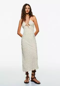 Повседневное платье PRINTED TEXTURED WITH CUT-OUT DETAIL - MIDI Bershka, коричневый