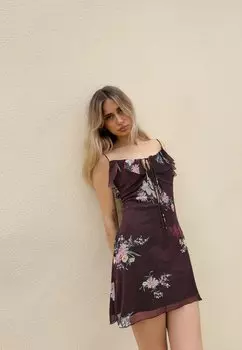 Повседневное платье STRAPPY Bershka, темно-красный