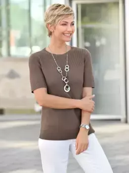 Повседневный образ Свитер с короткими рукавами "Пуловер" Casual Looks, коричневый