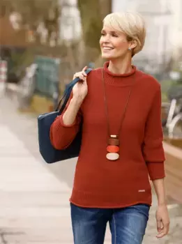 Повседневный образ Свитер-водолазка "Пуловер" Casual Looks, красный