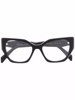 Prada Eyewear очки в оправе 'кошачий глаз' с тисненым логотипом, черный