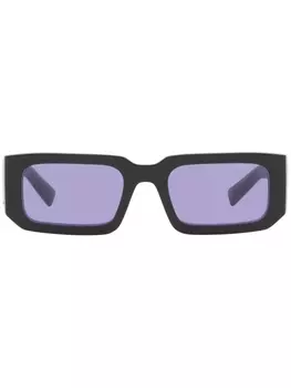 Prada Eyewear солнцезащитные очки PR 06YS в прямоугольной оправе, черный