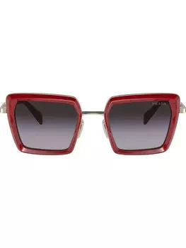 Prada Eyewear солнцезащитные очки в квадратной оправе, красный