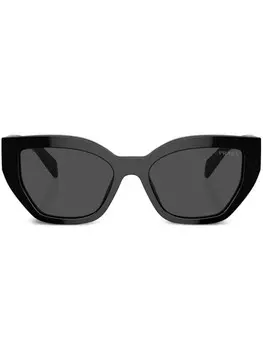 Prada Eyewear солнцезащитные очки в оправе 'кошачий глаз', черный