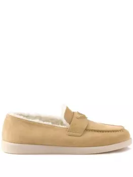 Prada лоферы с мехом, нейтральный цвет