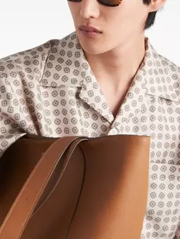 Prada шелковая рубашка с геометрическим принтом, нейтральный цвет