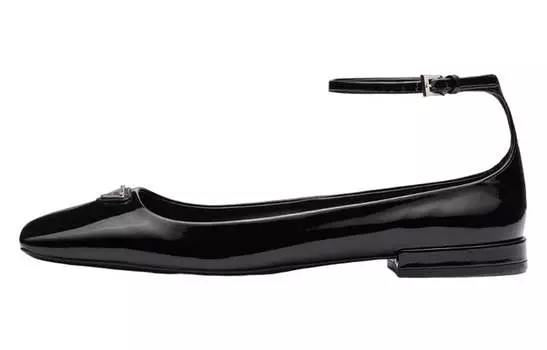 Туфли женские Prada на плоской подошве, черный