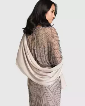 Праздничная шаль кремового цвета Banarassi