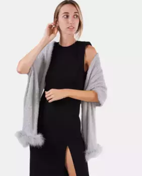 Праздничная шаль серого цвета с натуральными перьями на концах MR Complements