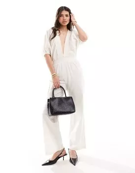 Pretty Lavish - Кремовый льняной комбинезон с вырезом