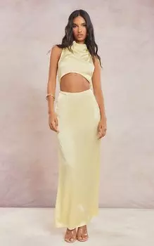 PrettyLittleThing Атласное платье мидакси лимонного цвета с высоким воротником и вырезами
