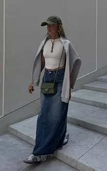 PrettyLittleThing Белая длинная футболка в рубчик с контуром