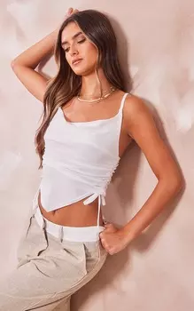 PrettyLittleThing Белая футболка Soft Touch с заостренным подолом и рюшами по бокам