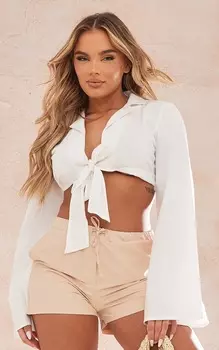 PrettyLittleThing Белая льняная рубашка с завязками спереди и расклешенными рукавами