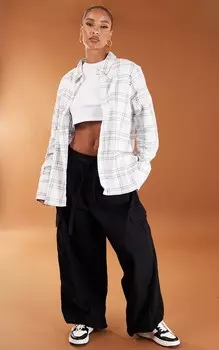 PrettyLittleThing Белая рубашка оверсайз в клетку