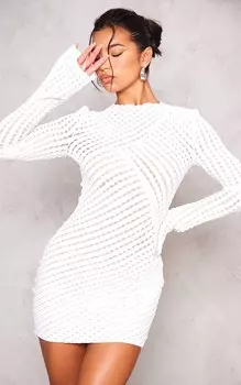 PrettyLittleThing Белое облегающее платье с жатой текстурой и длинными рукавами