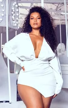 PrettyLittleThing Белое облегающее платье со складками и рукавами-фонариками