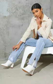 PrettyLittleThing Белые ботильоны из искусственной кожи на каблуке под крокодила