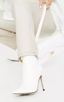 PrettyLittleThing Белые широкие заостренные ботильоны на среднем каблуке