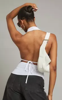PrettyLittleThing Белый длинный топ с открытой спиной и облегающим воротником