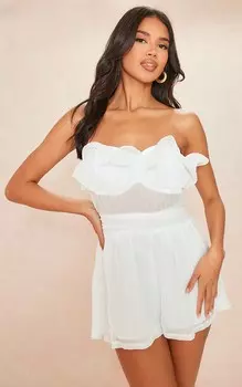 PrettyLittleThing Белый комбинезон-бандо с прозрачной оборкой и жатой отделкой