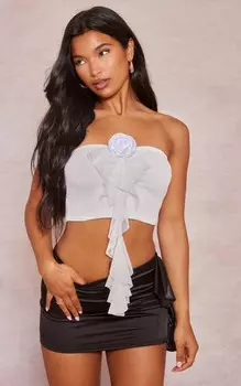 PrettyLittleThing Белый укороченный топ-бандо с оборками и цветочной аппликацией в сеточку