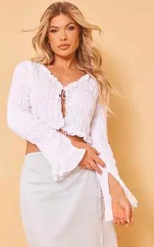 PrettyLittleThing Белый укороченный топ с длинными рукавами и гофрированной завязкой спереди
