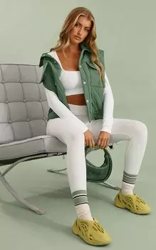 PrettyLittleThing Белый укороченный топ с длинными рукавами и квадратным вырезом в рубчик белого цвета