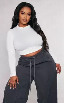 PrettyLittleThing Белый укороченный топ с длинными рукавами и высоким воротником Soft Touch Plus