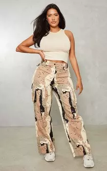 PrettyLittleThing Бежевые широкие брюки карго с камуфляжным принтом и карманами