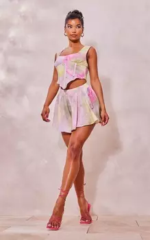 PrettyLittleThing Бледно-розовые льняные шорты с принтом