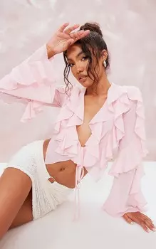 PrettyLittleThing Блуза Baby Pink Extreme с оборками и завязками спереди с расклешенными рукавами