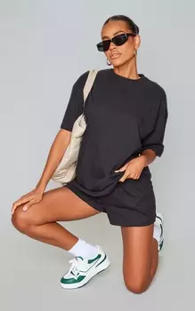 PrettyLittleThing Черная хлопковая футболка свободного кроя свободного кроя
