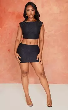 PrettyLittleThing Черная текстурированная мини-юбка с низкой посадкой Shape