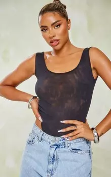 PrettyLittleThing Черное боди без рукавов в сеточку с высокой посадкой