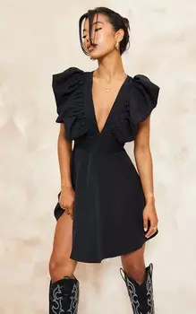 PrettyLittleThing Черное тканое платье прямого кроя с рюшами на рукавах и глубоким плиссированием и поясом