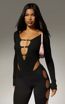 PrettyLittleThing Черное трикотажное боди в рубчик с вырезами и кольцами