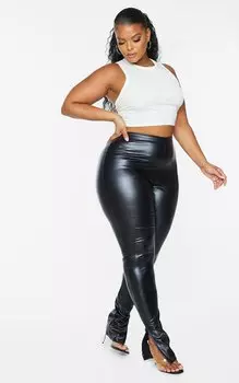 PrettyLittleThing Черные брюки из искусственной кожи с разрезом по краю плюс