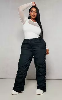 PrettyLittleThing Черные брюки из твила со сборками Plus