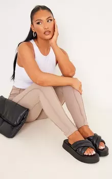 PrettyLittleThing Черные массивные сандалии с перекрестными ремешками