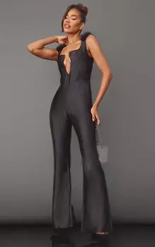 PrettyLittleThing Черный атласный комбинезон на косточках с V-образной планкой и перьями на плечах