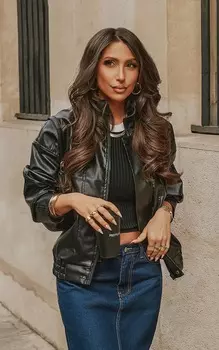 PrettyLittleThing Черный бомбер из искусственной кожи со швами