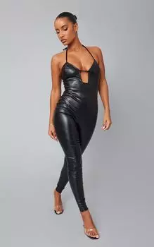 PrettyLittleThing Черный комбинезон из искусственной кожи с вырезом на груди и воротником-халтер