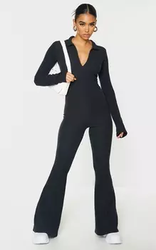 PrettyLittleThing Черный комбинезон с расклешенным воротником в рубчик