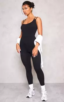 PrettyLittleThing Черный комбинезон в рубчик с двумя бретелями