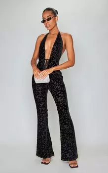 PrettyLittleThing Черный - Расклешенный комбинезон Devore с глубоким вырезом и завязками